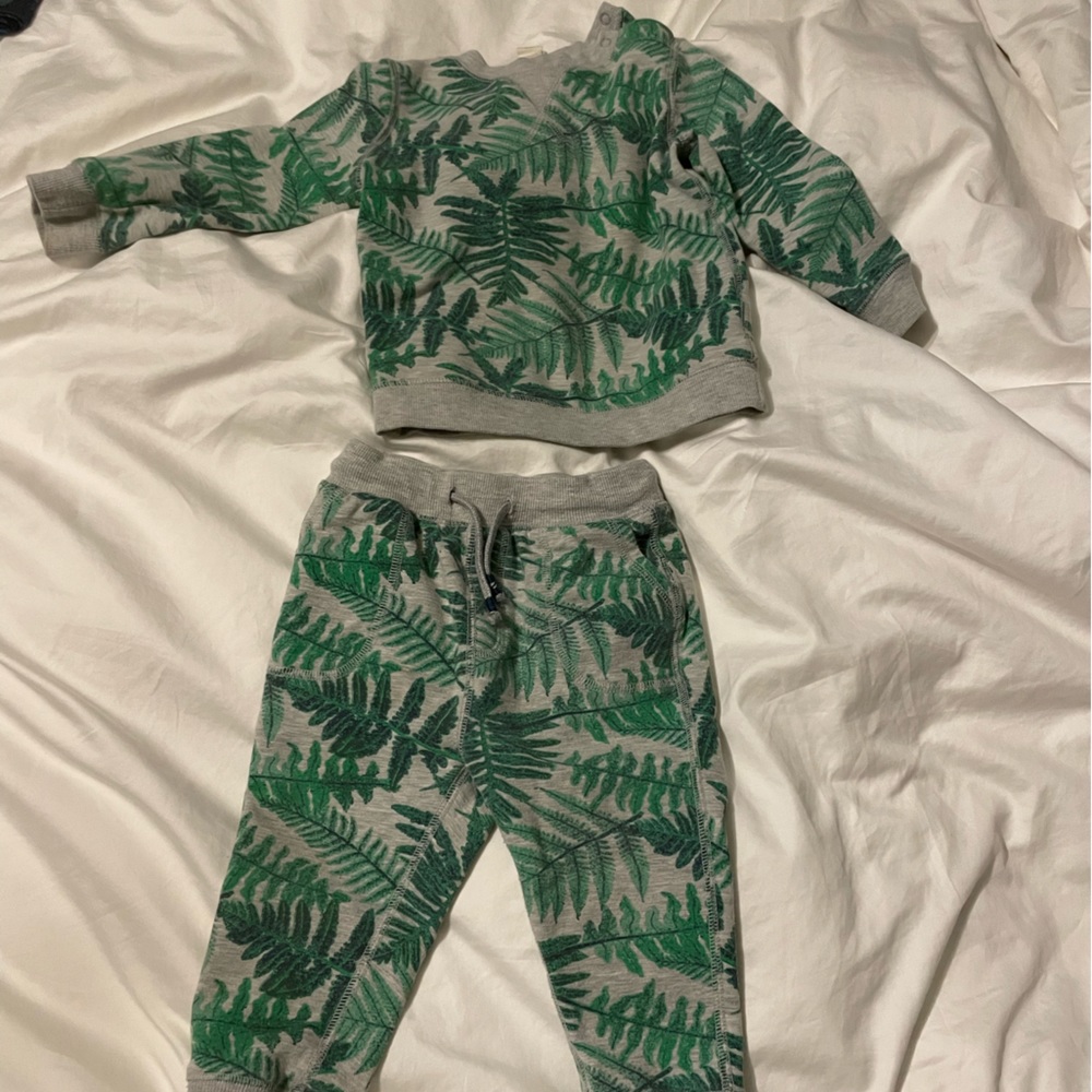 Adorable sweatsuit